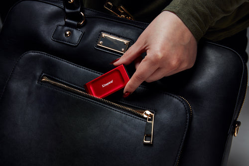 Unidad de Estado Solido SSD Externo Kingston XS1000 1TB USB Color Rojo