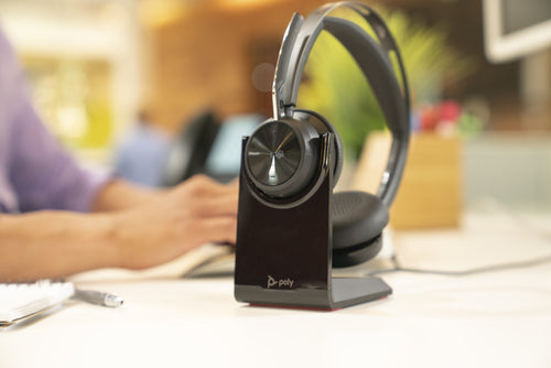 Auriculares Poly Voyager Focus 2 Microsoft Teams Certified with charge stand Headset