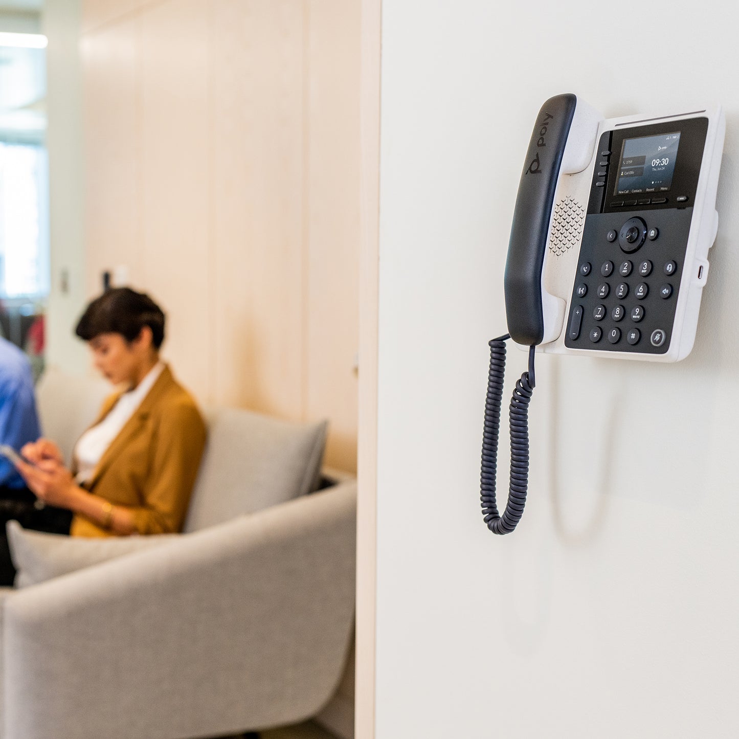 Poly Telefono IP Edge E100 y habilitado para PoE