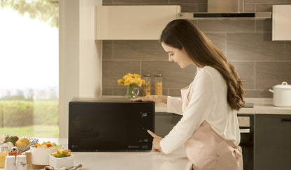 Horno Microondas LG Smart Inverter NeoChef 1.5 pies con Grill negro