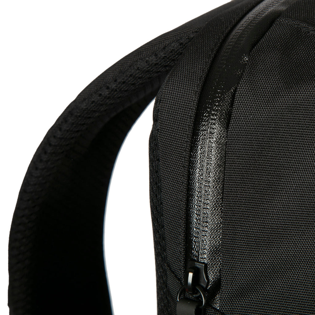 Mochila Targus Terra EcoSmart 15-16 in Color Negro