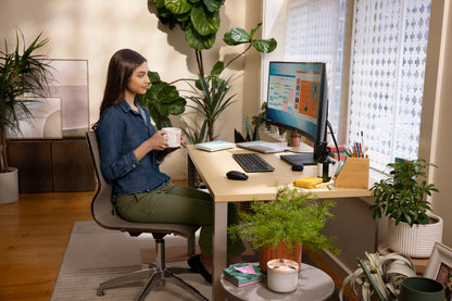Monitor HP P34hc G4 34" Curvo WQHD Resolución 3440x1440 Panel VA VGA/HDMI