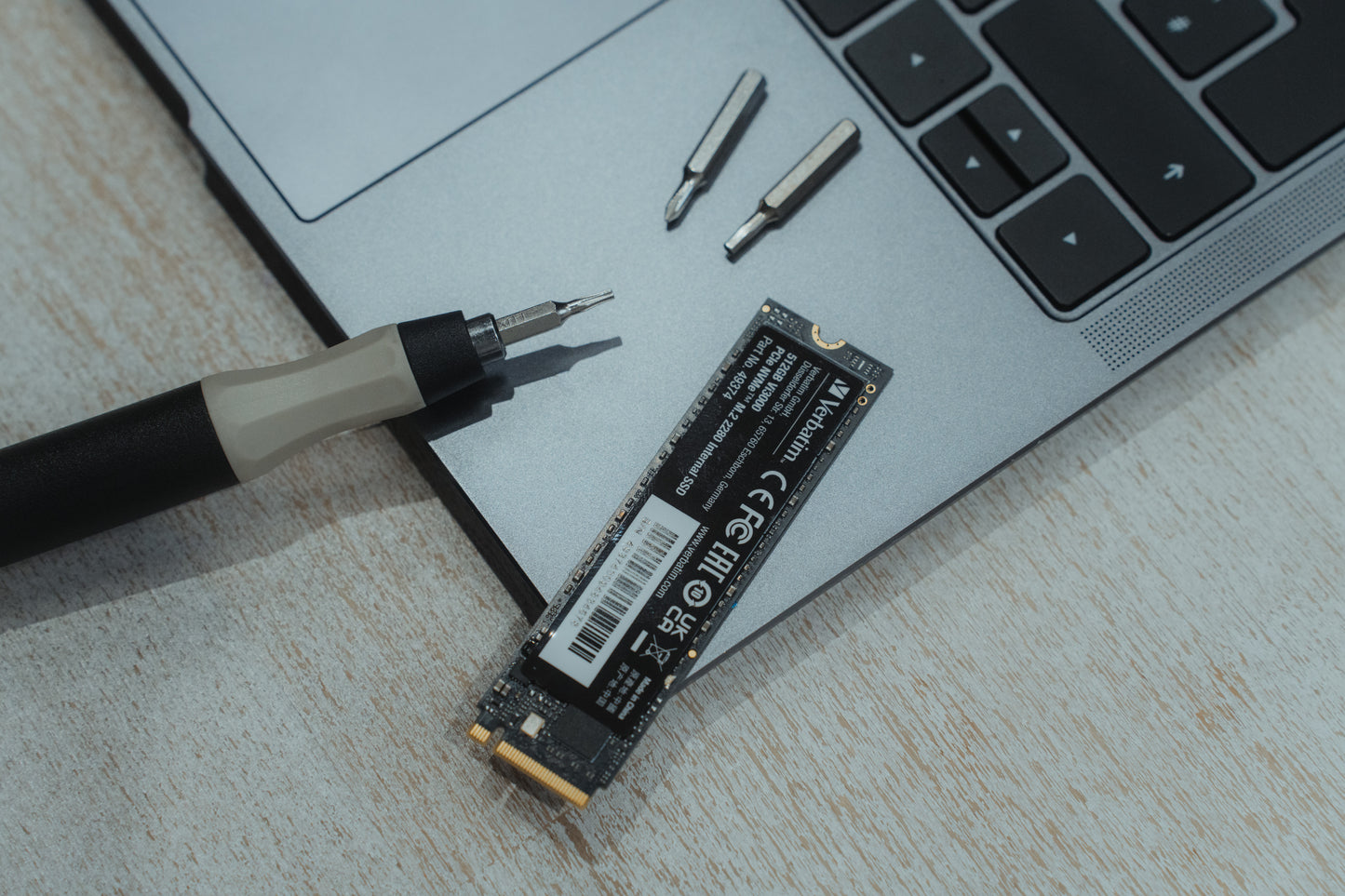 Unidad de Estado Sólido SSD Interno Verbatim Vi7000 PCIe NVMe M.2 2280 de 512GB Lectura 3100/2100 MB/s