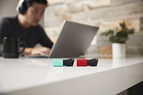 Memoria USB Kingston DataTraveler Exodia M 128GB USB 3.2 Gen1 Color Negro-Rojo