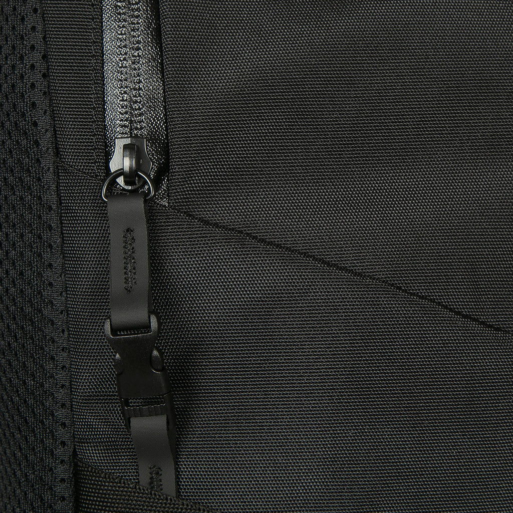 Mochila Targus Terra EcoSmart 15-16 in Color Negro