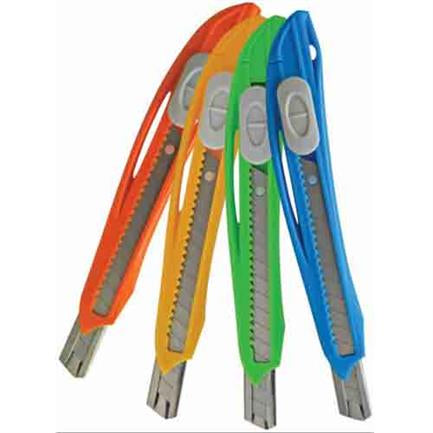 Cutter plastico mae chico 9mm ancho alma de metal
